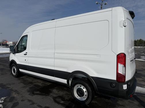 2026 Ford Transit-250 148 WB Medium Roof Cargo
