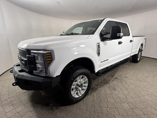 Oxford White 2019 Ford F-250 XLT