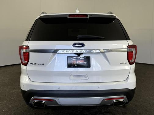 White Platinum Tri-Coat Metallic 2017 Ford Explorer Platinum