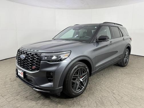 Carbonized Gray Metallic 2025 Ford Explorer ST