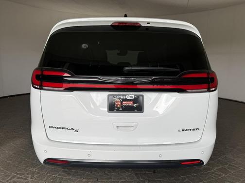 Bright White Clearcoat 2025 Chrysler Pacifica Limited