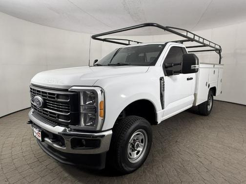 White 2023 Ford F-250 XL