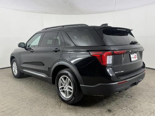 Agate Black Metallic 2025 Ford Explorer Active 4WD