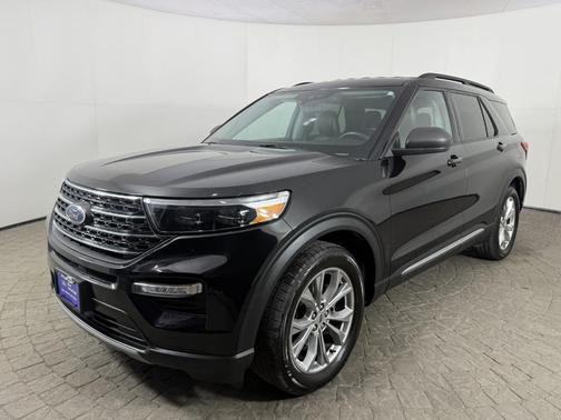 Agate Black Metallic 2023 Ford Explorer XLT