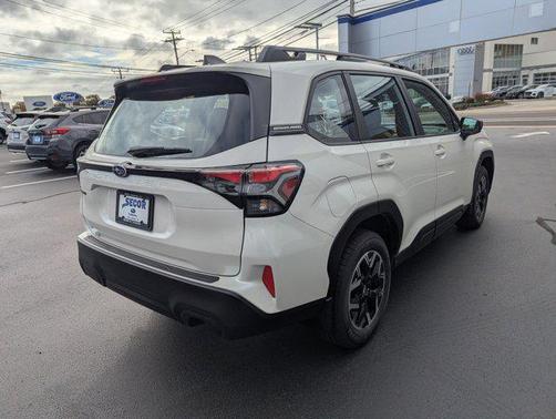 2025 Subaru Forester Base