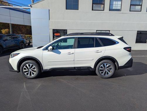 2022 Subaru Outback Premium