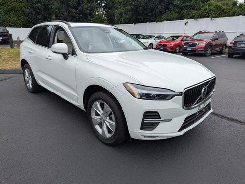 2022 Volvo XC60 B5 Momentum