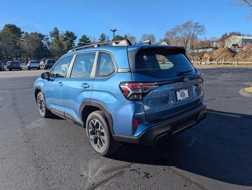 2025 Subaru Forester Base