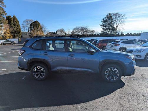 2025 Subaru Forester Base