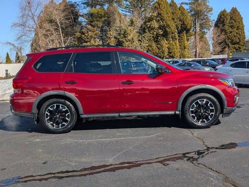 2020 Nissan Pathfinder SL 4WD