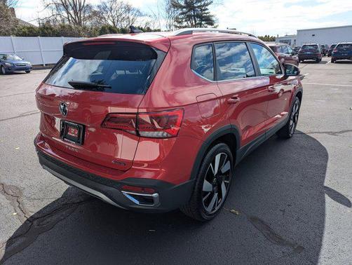 2024 Volkswagen Taos 1.5T SEL
