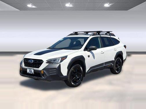 Crystal White Pearl 2022 Subaru Outback Wilderness