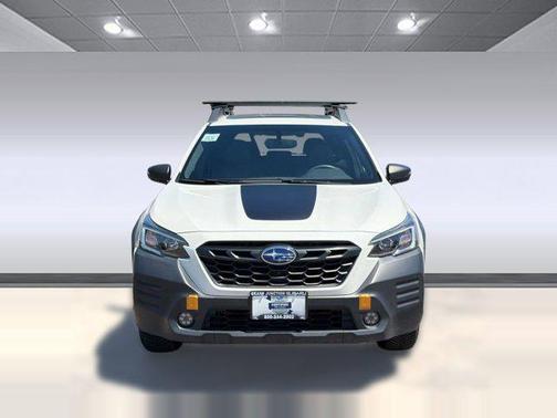 Crystal White Pearl 2022 Subaru Outback Wilderness