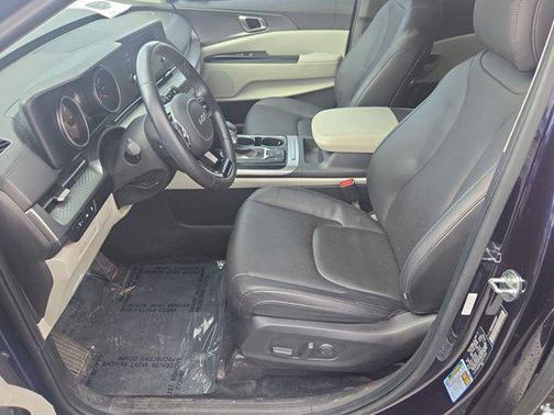 2022 Kia Carnival LXS