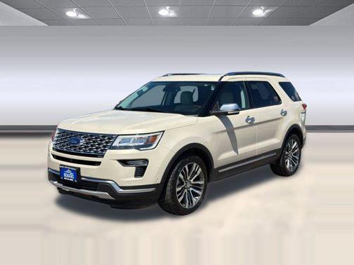 Gold 2018 Ford Explorer Platinum