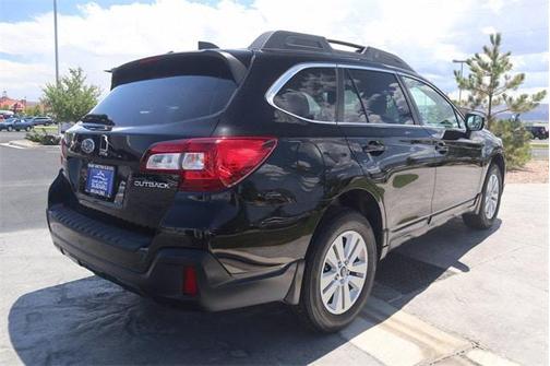 Crystal Black Silica 2019 Subaru Outback 2.5i Premium