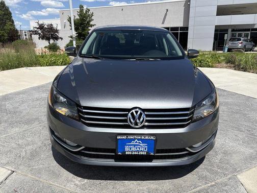 2015 Volkswagen Passat 1.8T Auto SE w/Sunroof & Nav