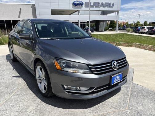 2015 Volkswagen Passat 1.8T Auto SE w/Sunroof & Nav