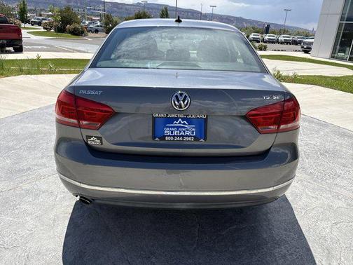 2015 Volkswagen Passat 1.8T Auto SE w/Sunroof & Nav