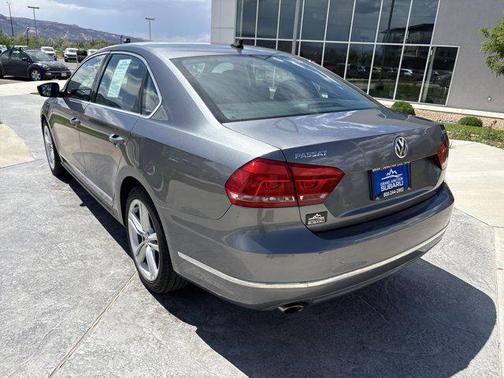 2015 Volkswagen Passat 1.8T Auto SE w/Sunroof & Nav