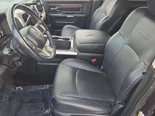 2017 RAM 2500 Laramie Crew Cab 4x4 6'4' Box