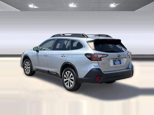Ice Silver Metallic 2022 Subaru Outback Premium