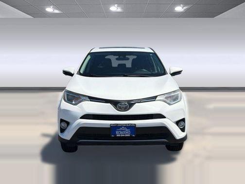 Super White 2018 Toyota RAV4 XLE