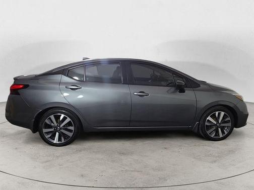2021 Nissan Versa 1.6 SR