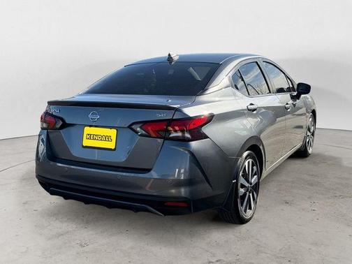 Gun Metallic 2021 Nissan Versa 1.6 SR