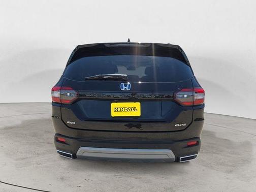 Crystal Black Pearl 2024 Honda Pilot Elite