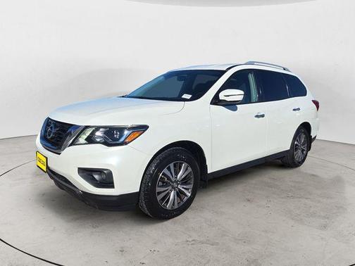 2017 Nissan Pathfinder SV