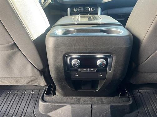 2023 GMC Yukon XL SLE