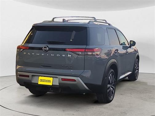 2025 Nissan Pathfinder Platinum