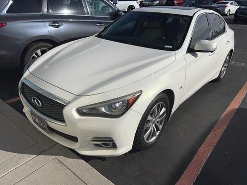 2015 INFINITI Q50 Base