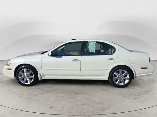 Glacier Pearl 2002 Nissan Maxima GLE
