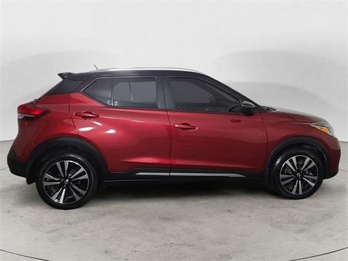 2019 Nissan Kicks SR