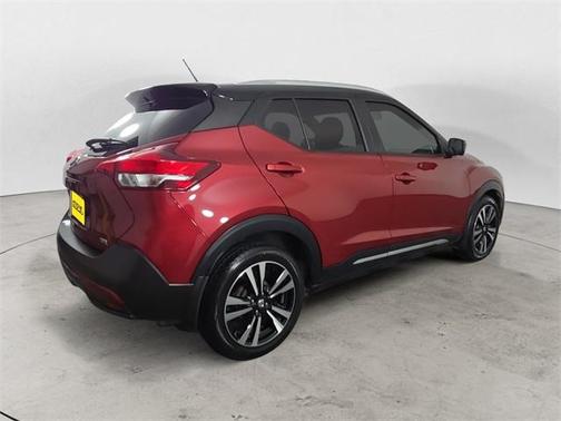 2019 Nissan Kicks SR