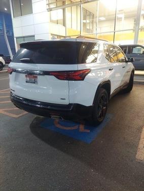 Summit White 2023 Chevrolet Traverse Premier