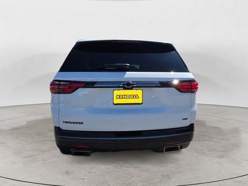 Summit White 2023 Chevrolet Traverse Premier