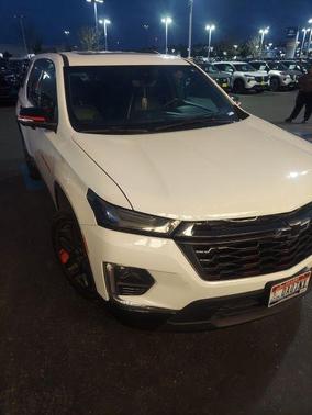 Summit White 2023 Chevrolet Traverse Premier