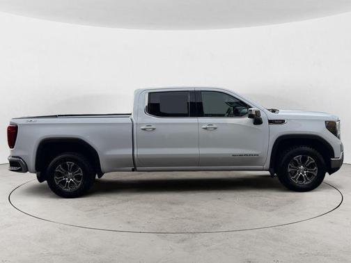 Summit White 2024 GMC Sierra 1500 SLE