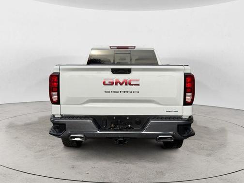 Summit White 2024 GMC Sierra 1500 SLE