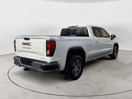 Summit White 2024 GMC Sierra 1500 SLE