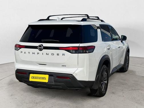 Everest White P 2025 Nissan Pathfinder SV