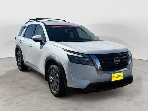 Everest White P 2025 Nissan Pathfinder SV