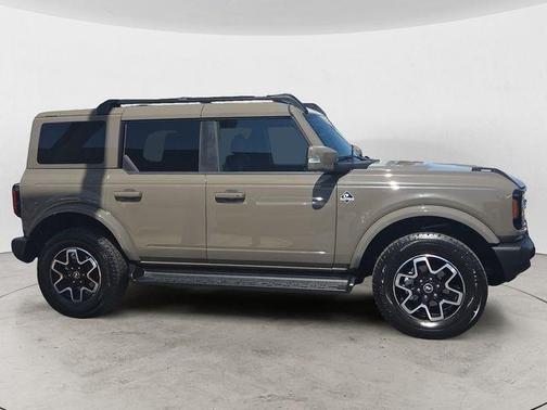 Gray 2025 Ford Bronco Outer Banks