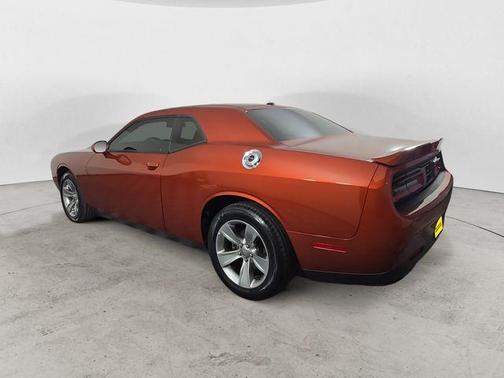 Sinamon Stick 2021 Dodge Challenger SXT