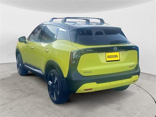 2025 Nissan Kicks SR