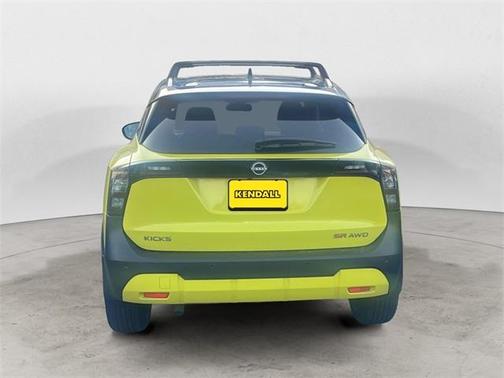 2025 Nissan Kicks SR