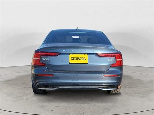 2024 Volvo S60 B5 Ultimate Dark Theme